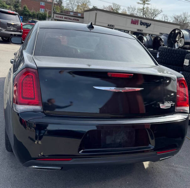 2019 Chrysler 300 S
