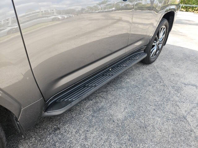 2023 Lexus LX 600 F SPORT Handling