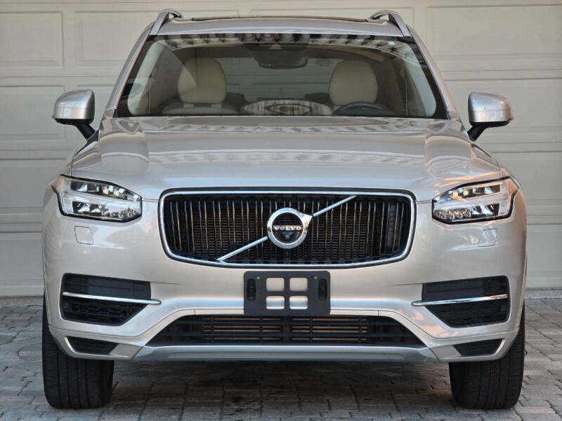 2016 Volvo XC90 T8 eAWD Momentum