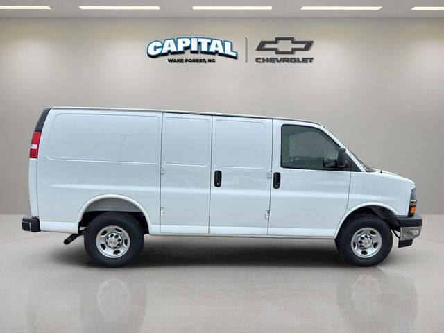 2025 Chevrolet Express 2500