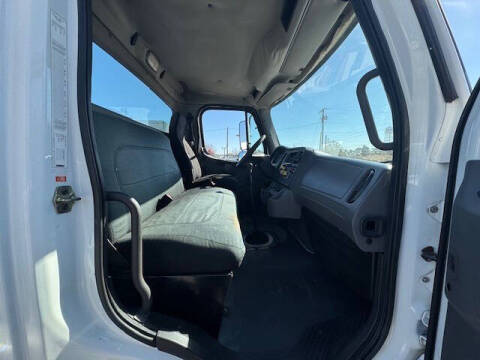 2007 Freightliner M2 106