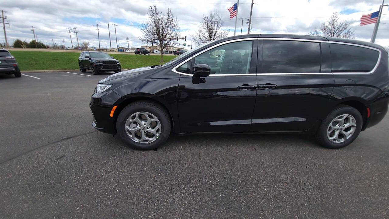 2024 Chrysler Pacifica for sale at Victoria Auto Sales in Victoria, MN