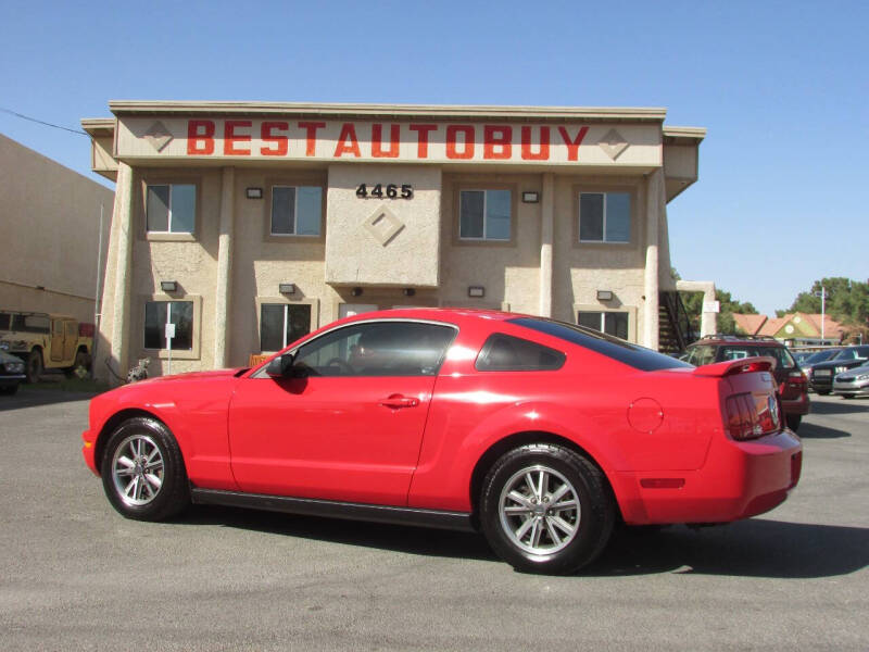 2005 Ford Mustang Deluxe photo 5