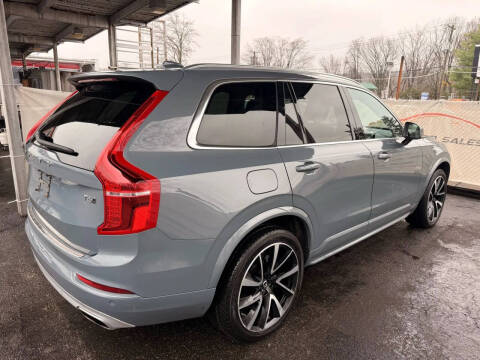 2020 Volvo XC90 T6 Momentum 6-Passenger