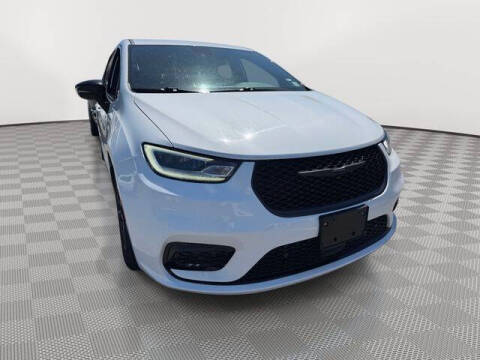 2024 Chrysler Pacifica Plug-In Hybrid Select