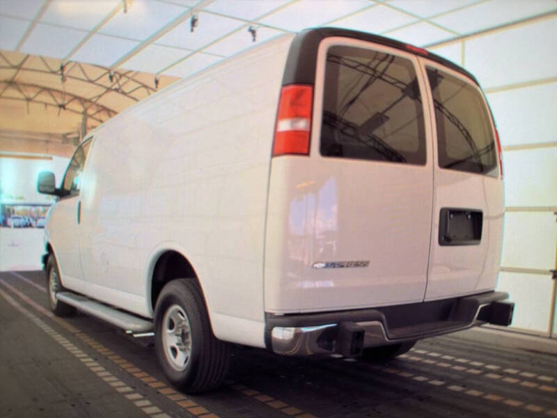 2024 Chevrolet Express 2500