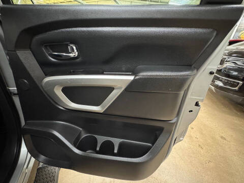 2017 Nissan Titan XD SL