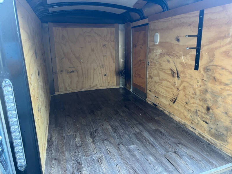 2025 Interstate 5X8 DOOR