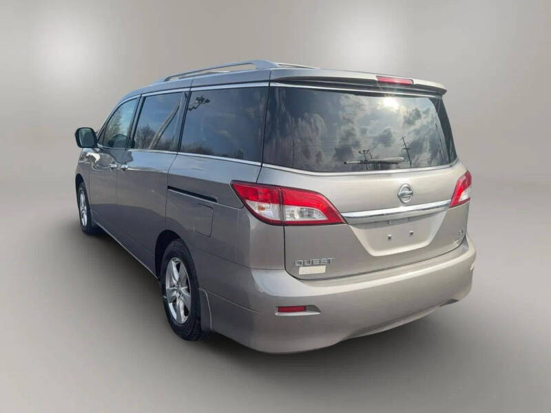 2011 Nissan Quest