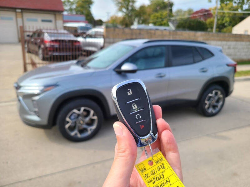 2025 Chevrolet Trax LT