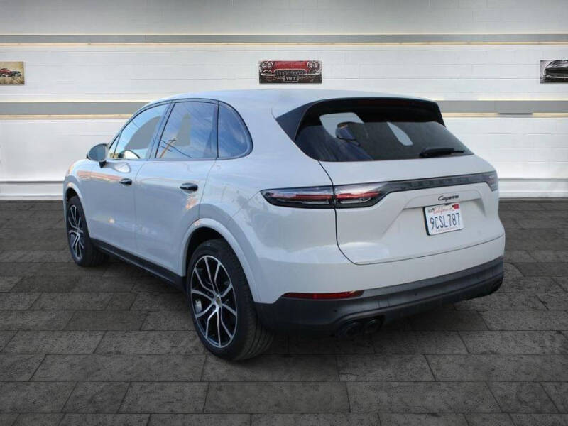 2022 Porsche Cayenne Platinum Edition