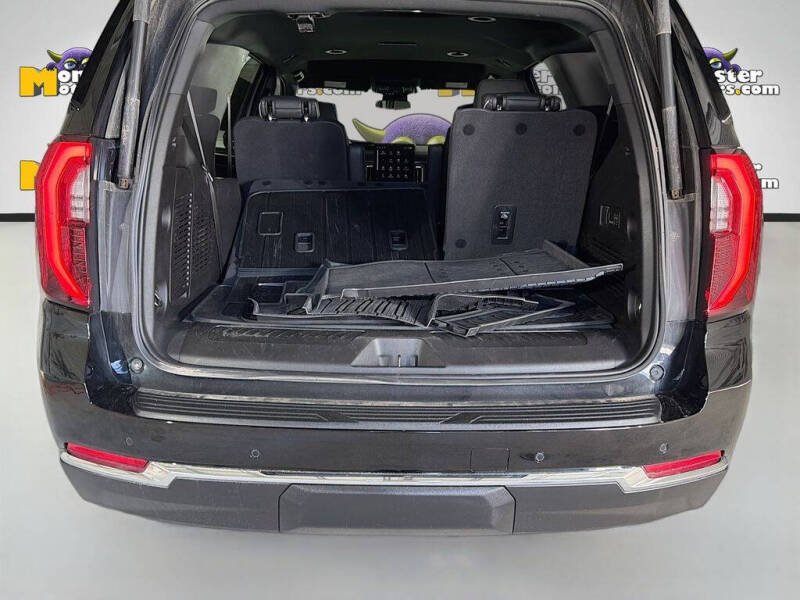 2025 GMC Yukon Elevation