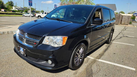 2017 Dodge Grand Caravan for sale at B&B Auto LLC in Union NJ