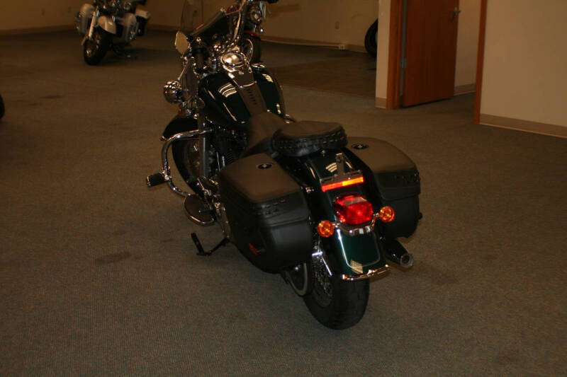 2024 Harley-Davidson FLHCS HERITAGE CLASSIC 114