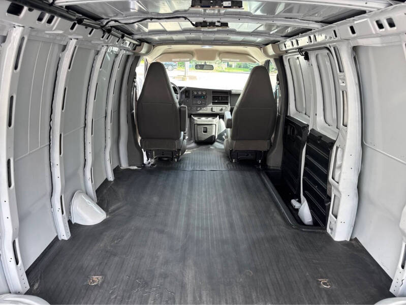 2025 Chevrolet Express 2500