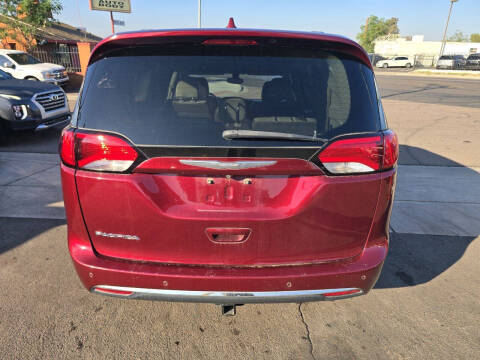 2017 Chrysler Pacifica Touring-L
