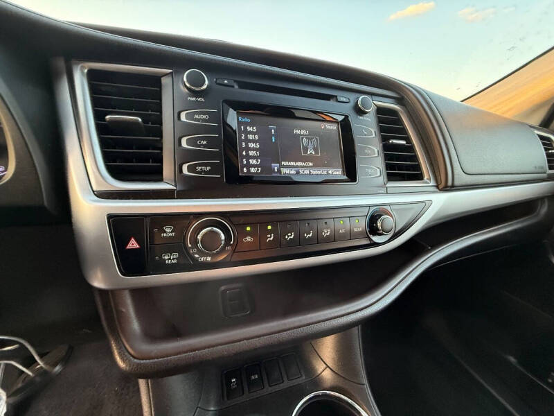 2019 Toyota Highlander LE