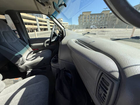 2001 Chevrolet Astro LS