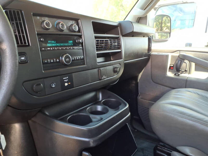 2017 Chevrolet Express 2500