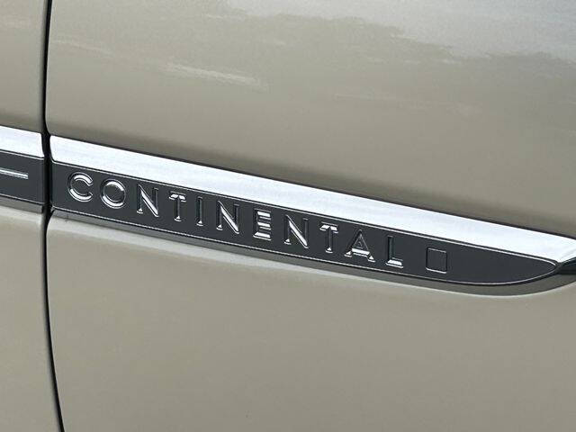 2018 Lincoln Continental Select