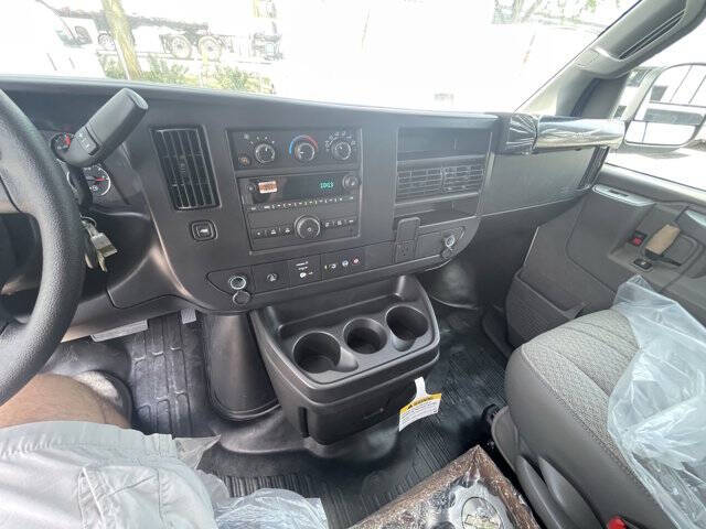 2025 Chevrolet Express 2500