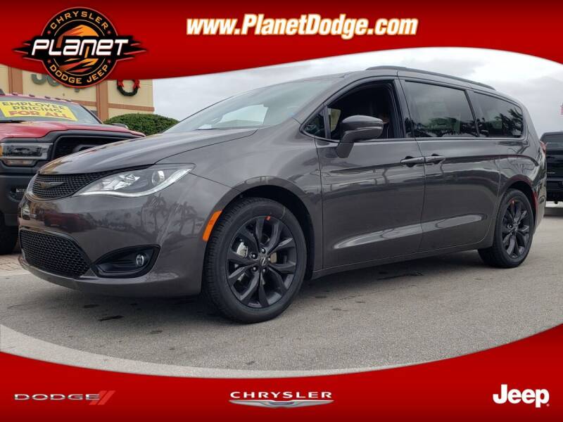 2020 Chrysler Pacifica for sale at PLANET DODGE CHRYSLER JEEP in Miami FL