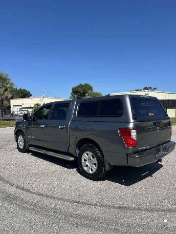 2017 Nissan Titan SV