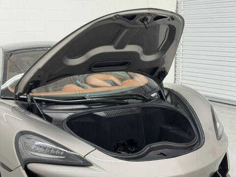 2017 McLaren 570GT