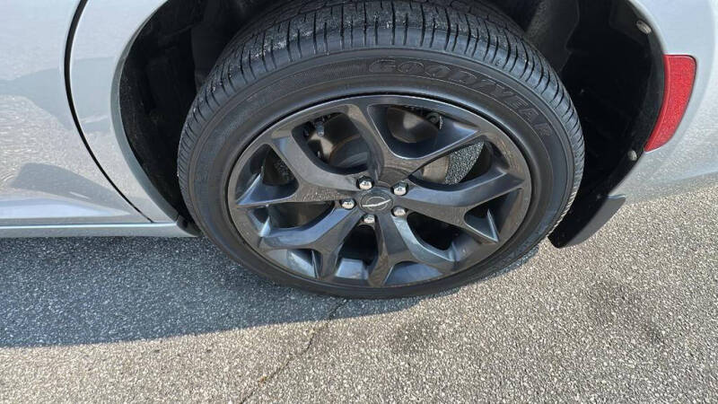 2021 Chrysler 300 Touring