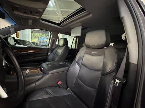 2017 Cadillac Escalade Luxury