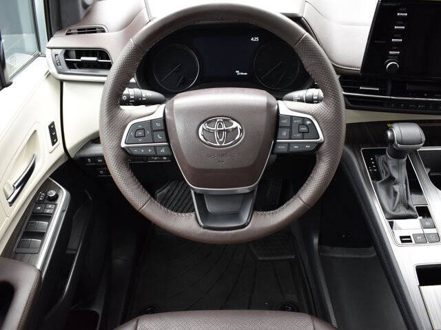 2024 Toyota Sienna Platinum 7-Passenger