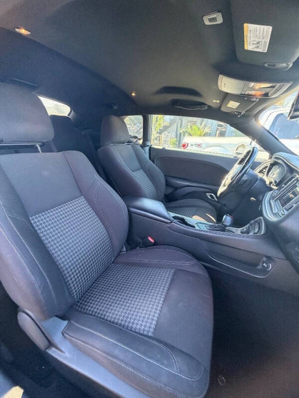 2019 Dodge Challenger SXT