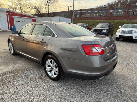 2011 Ford Taurus SEL