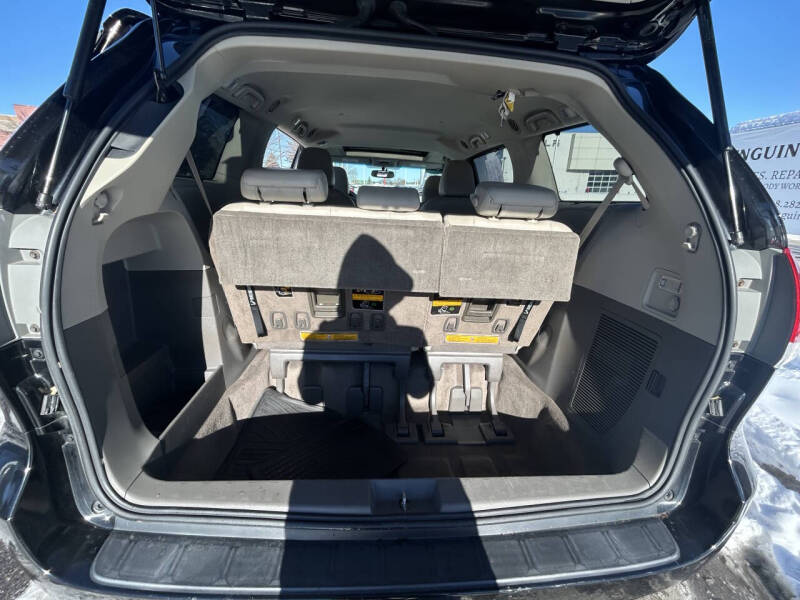 2014 Toyota Sienna XLE 7-Passenger