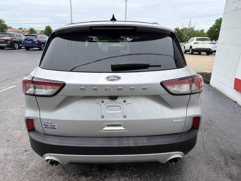 2020 Ford Escape SE