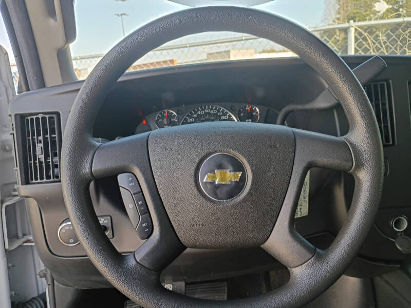 2022 Chevrolet Express 2500