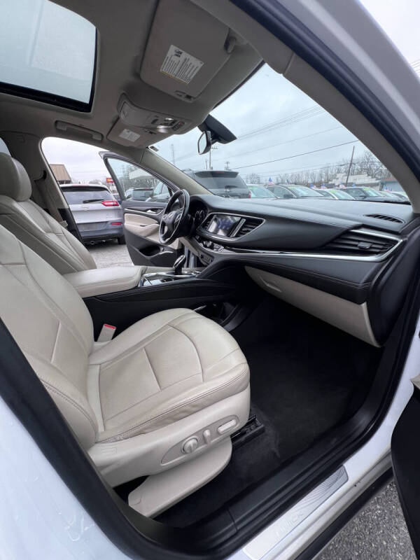 2020 Buick Enclave Essence