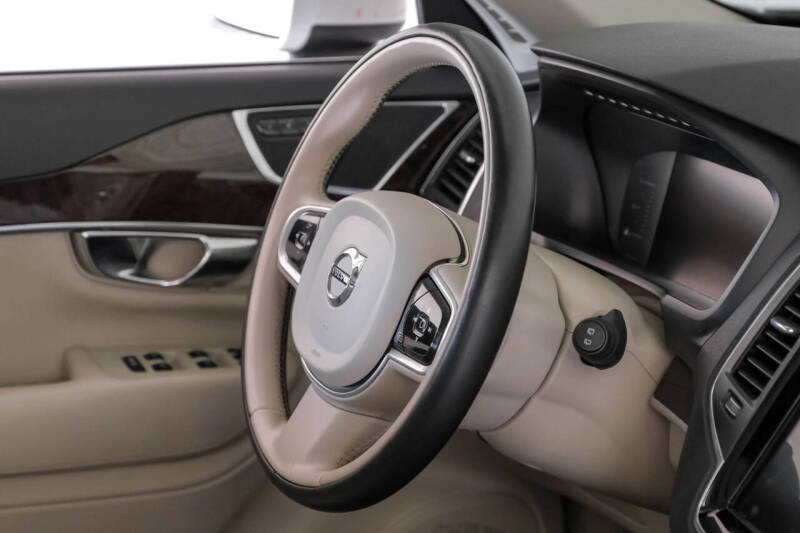 2019 Volvo XC90 T5 Momentum