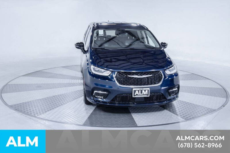 2024 Chrysler Pacifica Plug-In Hybrid Select