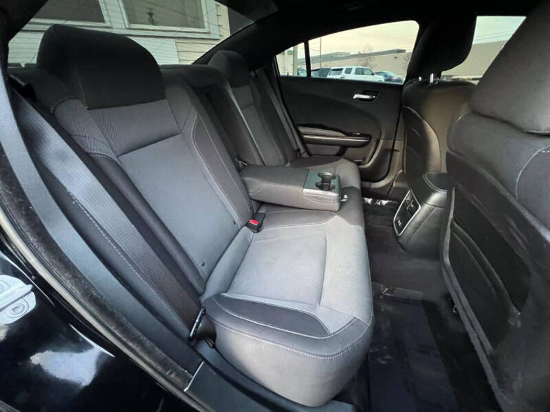 2017 Dodge Charger SXT