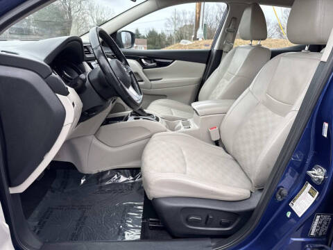 2022 Nissan Rogue Sport SV