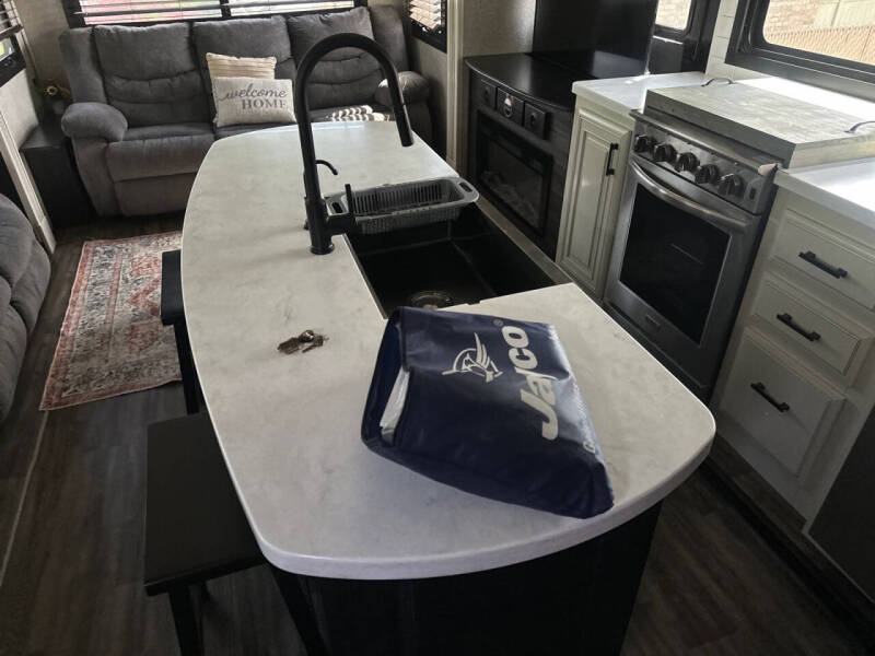 2023 Jayco pinnacle 36 FBTS