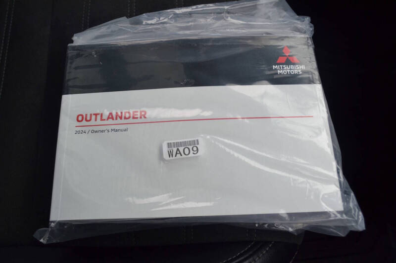 2024 Mitsubishi Outlander SE