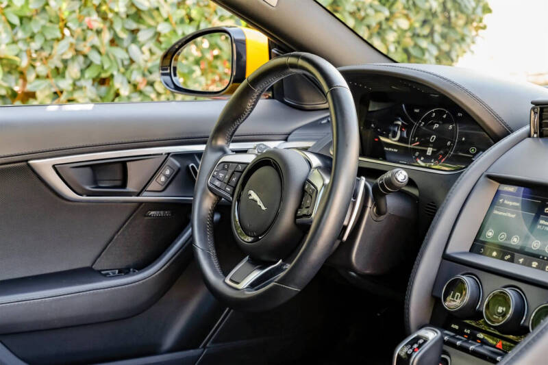 2021 Jaguar F-TYPE P300