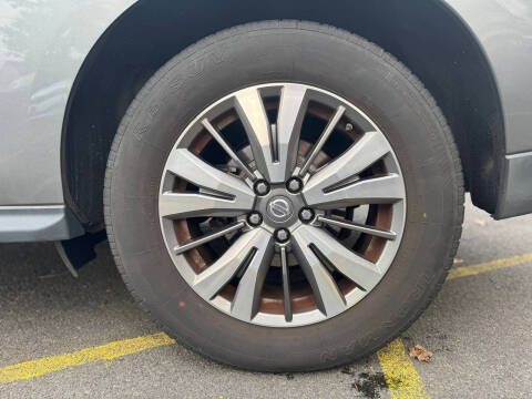 2018 Nissan Pathfinder SL