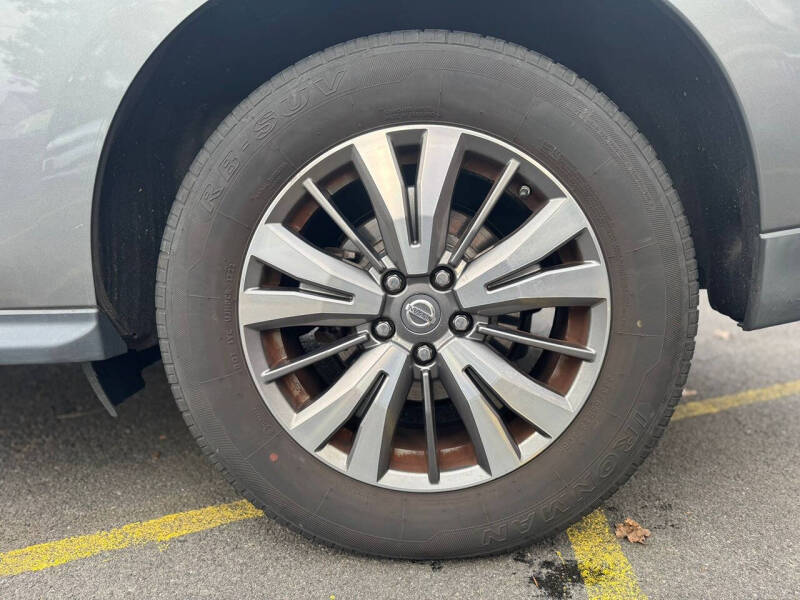 2018 Nissan Pathfinder SL