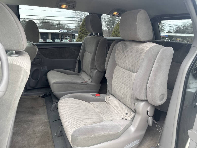 2009 Toyota Sienna LE 7-Passenger