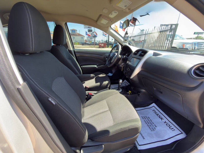 2019 Nissan Versa S Plus