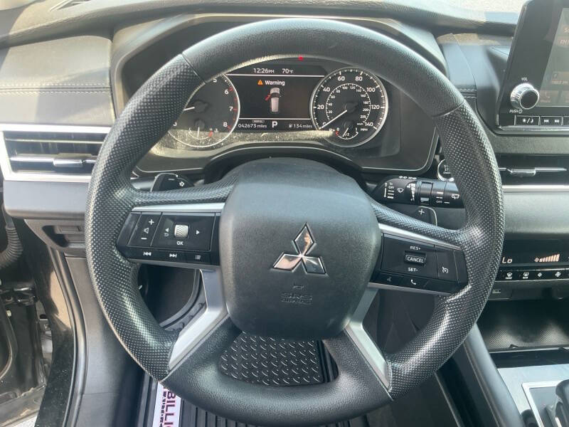2022 Mitsubishi Outlander ES