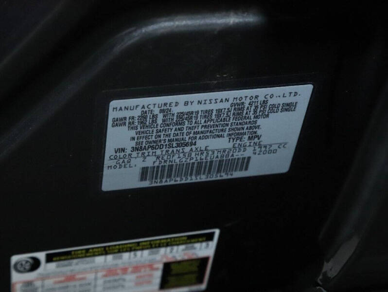 2025 Nissan Kicks SR